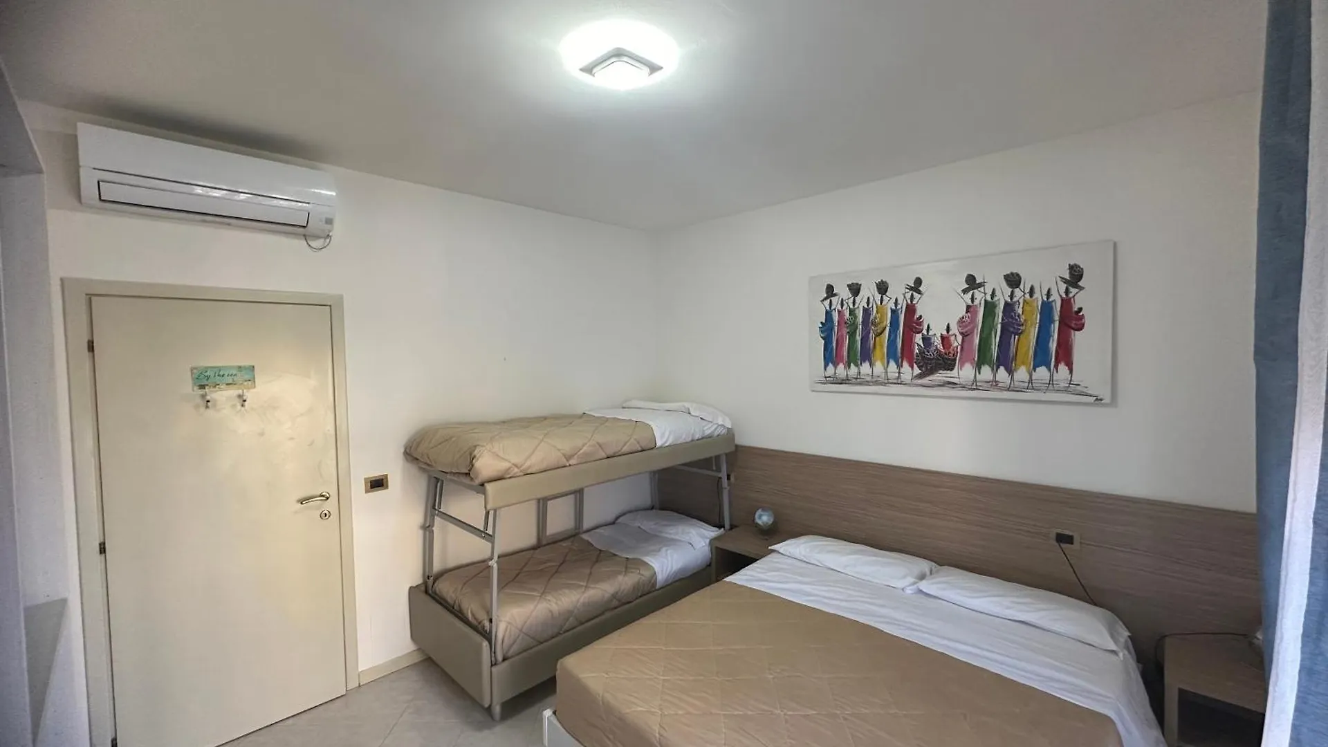 Beach House Holiday Apartments Rimini Italia