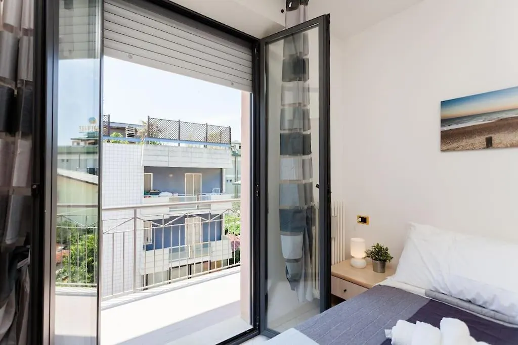 Beach House Holiday Apartments Ρίμινι