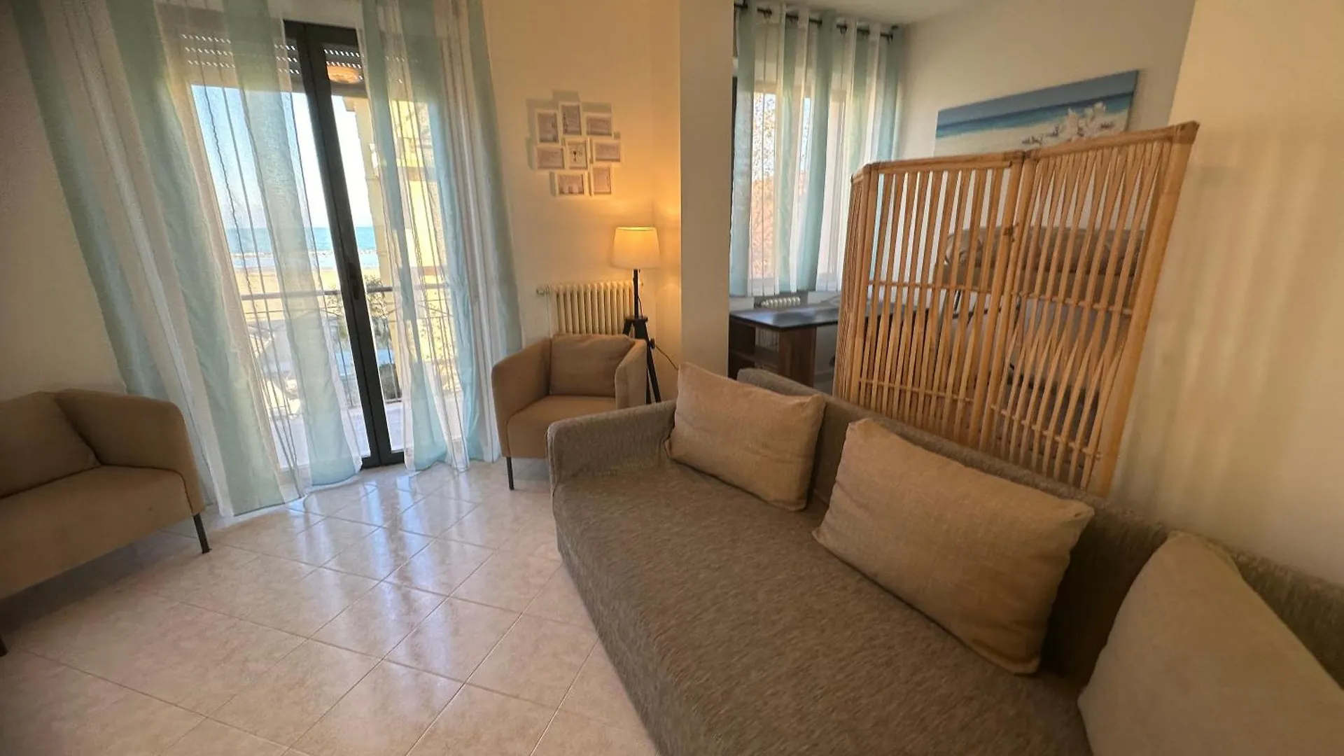 Beach House Holiday Apartments Ρίμινι